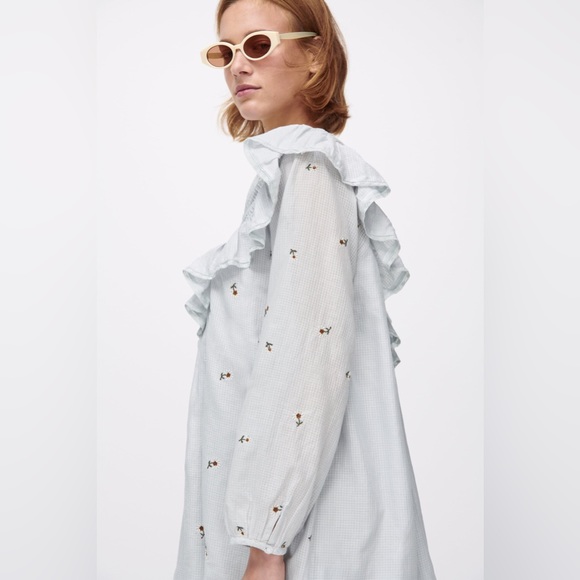 NEW Zara Light Blue Daisy Floral Embroidered Ruffle Neckline Cotton Mini Dress S - Picture 10 of 10